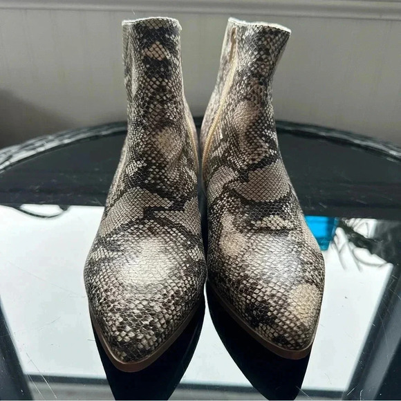 Snake Print Booties β Cream & Black Western Edge (US 9) - Picture 4 of 4